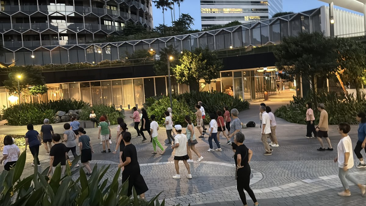 Duo Galleria 지하 1층 Meating Place 매장 입구 비주얼